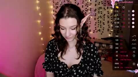 Lina online show from October 2025 08:16:02 AM