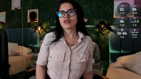 Lina  online show from November 2025 11:54:02 AM