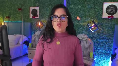 Lina  online show from February 2026 11:39:01 AM