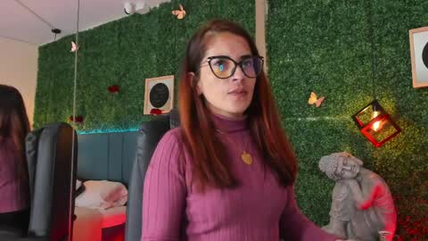 Lina  online show from April 2026 11:26:01 AM