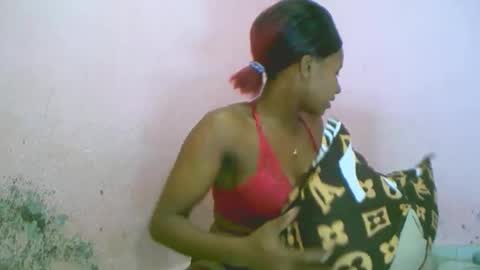 Snapshot of linah1123 chatting on February 2026 07:18:01 AM linah1123 online show from February 2026 07:18:01 AM