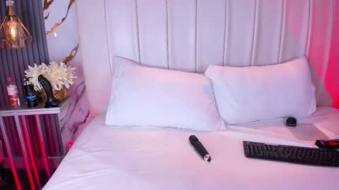 Snapshot of linakatelles chatting on March 2026 06:22:01 PM linakatelles online show from March 2026 06:22:01 PM