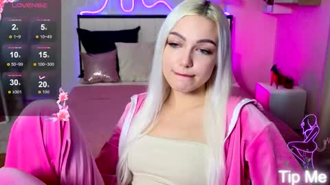 I am Lina online show from October 2025 02:04:01 PM