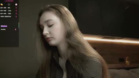 Lina online show from November 2025 06:11:02 PM