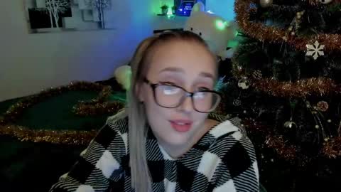 Snapshot of linatruly chatting on December 2024 11:17:02 PM Lina online show from December 2024 11:17:02 PM