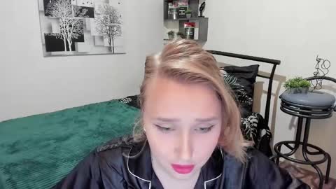 Snapshot of linatruly chatting on February 2025 08:37:01 PM Lina online show from February 2025 08:37:01 PM