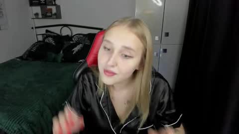 Snapshot of linatruly chatting on September 2025 09:48:02 PM Lina online show from September 2025 09:48:02 PM