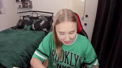 Snapshot of linatruly chatting on September 2025 09:37:01 PM Lina online show from September 2025 09:37:01 PM