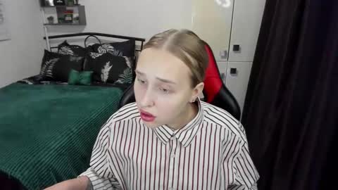 Snapshot of linatruly chatting on September 2025 09:18:01 PM Lina online show from September 2025 09:18:01 PM