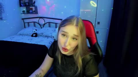 Snapshot of linatruly chatting on October 2025 09:49:02 PM Lina online show from October 2025 09:49:02 PM