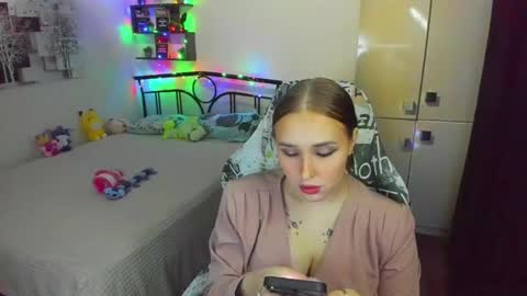 Lina online show from May 2026 09:33:02 PM