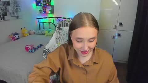 Lina online show from May 2026 09:32:01 PM