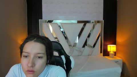  Linda  online show from March 2026 01:33:01 PM