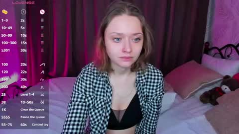 Snapshot of linda__bryant chatting on January 2025 01:10:01 AM Linda GMT2 Mon Tu Fri Sa Su 0300am-1000 am online show from January 2025 01:10:01 AM