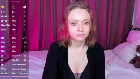 Snapshot of linda__bryant chatting on January 2025 03:37:02 AM Linda GMT2 Mon Tu Fri Sa Su 0300am-1000 am online show from January 2025 03:37:02 AM