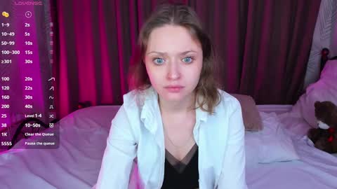 Snapshot of linda__bryant chatting on February 2025 11:37:02 PM Linda GMT2 Mon Tu Fri Sa Su 0300am-1000 am online show from February 2025 11:37:02 PM