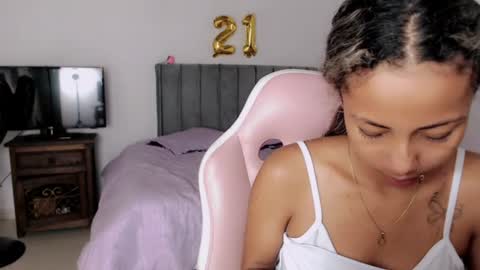 Snapshot of linda_brown_1 chatting on June 2026 12:25:02 PM linda brown online show from June 2026 12:25:02 PM