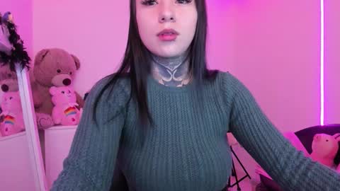 Lindaa maria  online show from November 2025 08:53:01 PM