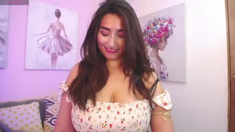 Maria Paula online show from March 2025 03:15:02 PM