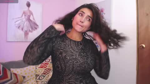 Maria Paula online show from March 2025 06:16:01 PM