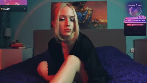 Snapshot of linda_roxy chatting on March 2025 06:32:01 PM Linda online show from March 2025 06:32:01 PM