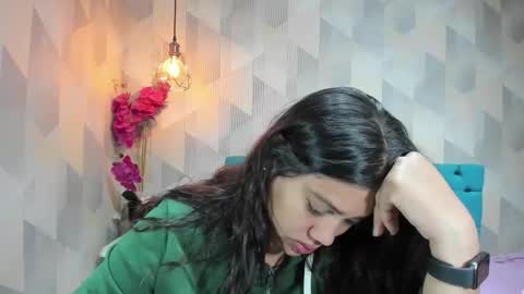 Snapshot of lindabreexlove chatting on May 2026 01:40:01 PM online show from May 2026 01:40:01 PM