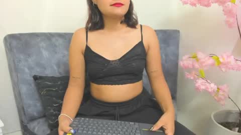 Snapshot of lindacastro2 chatting on April 2026 12:33:01 PM ig linda cw2 online show from April 2026 12:33:01 PM
