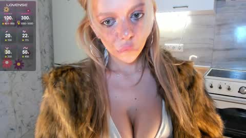 Snapshot of lindacrystalofc chatting on February 2025 12:10:02 AM happy new year online show from February 2025 12:10:02 AM