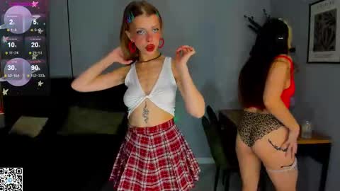 Snapshot of lindacrystalofc chatting on February 2026 08:27:02 PM happy new year online show from February 2026 08:27:02 PM