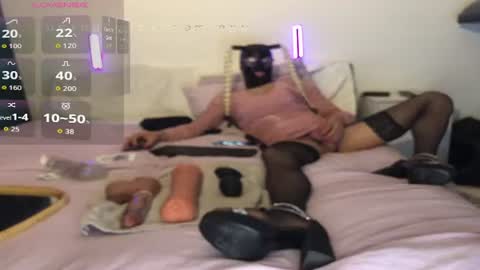 lindafrombehind online show from April 2026 06:27:02 PM