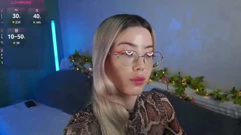 Snapshot of lindathackerr chatting on July 2026 04:18:02 AM Linda online show from July 2026 04:18:02 AM