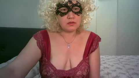 LindaXSmile online show from February 2025 12:19:01 AM