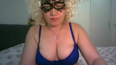 LindaXSmile online show from February 2025 11:41:02 PM