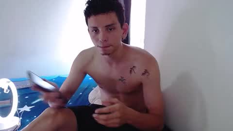 Snapshot of linger420 chatting on October 2025 09:25:01 PM linger420 online show from October 2025 09:25:01 PM