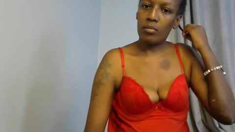 Snapshot of linniecarol chatting on October 2025 06:41:02 PM Linniecarol online show from October 2025 06:41:02 PM