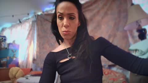 linuxgirlsudosu online show from January 2025 05:04:02 PM