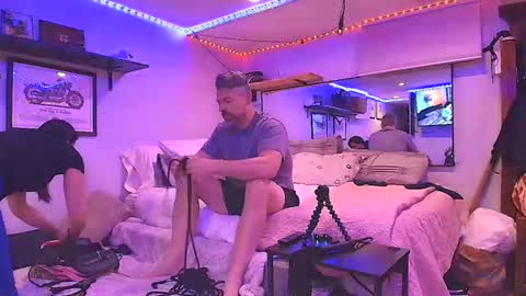 linuxgirlsudosu online show from October 2025 08:01:01 AM