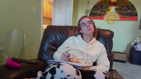 Snapshot of linzy19 chatting on September 2025 01:32:01 PM Linzy19 online show from September 2025 01:32:01 PM