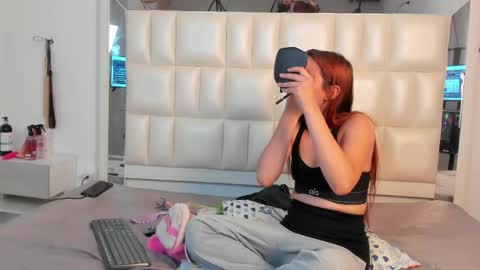 Snapshot of liorah_wolf chatting on June 2026 07:50:01 PM Liorah wolf online show from June 2026 07:50:01 PM