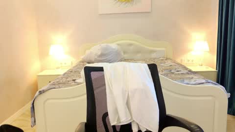 Liora Weiss online show from March 2026 07:03:02 AM