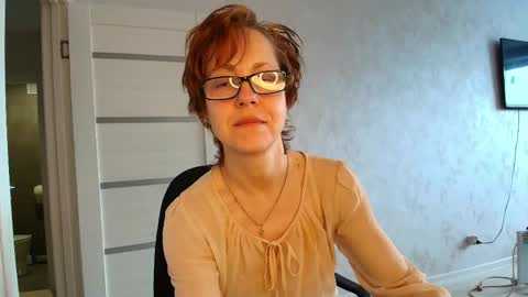 Liora Weiss online show from May 2026 01:05:02 PM