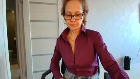 Liora Weiss online show from May 2026 07:16:01 AM