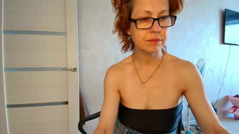 Liora Weiss online show from June 2026 12:18:01 PM