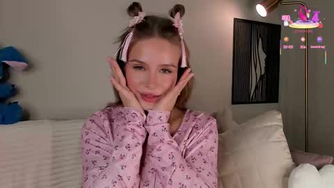 Lina online show from September 2025 01:05:02 AM