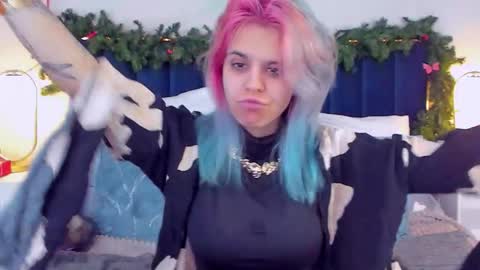 Snapshot of lirabelles chatting on January 2026 03:11:02 AM hello Ill be waiting for you during these hours tue 10am-5pm wed 3am-5pm thu 3am-5pm fri 3am-10am sat 10am-5pm sun 3am-1GMT online show from January 2026 03:11:02 AM