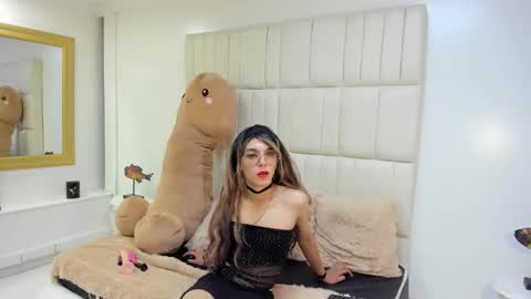 Lis  online show from December 2025 06:26:01 PM