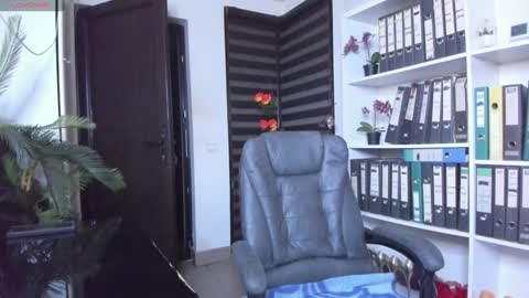 lisa online show from November 2025 03:10:02 AM