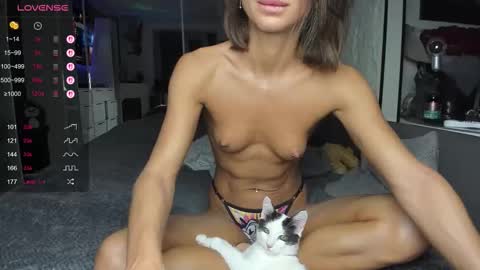 Lisa online show from October 2025 03:29:01 AM