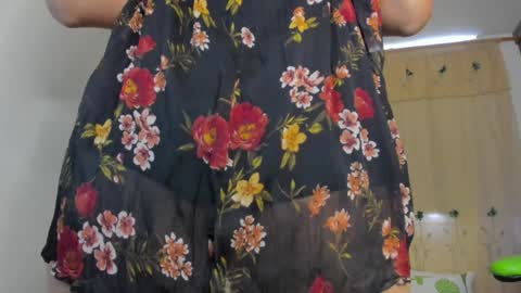 Snapshot of lisa_gerrard_ chatting on January 2025 03:45:01 PM Lisa  online show from January 2025 03:45:01 PM