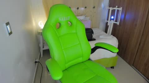 Snapshot of lisa_gerrard_ chatting on January 2025 03:42:02 PM Lisa  online show from January 2025 03:42:02 PM